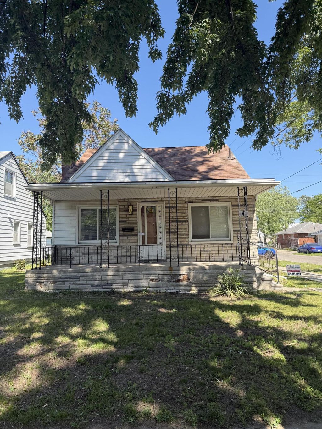 21004 Syracuse Avenue, Warren city