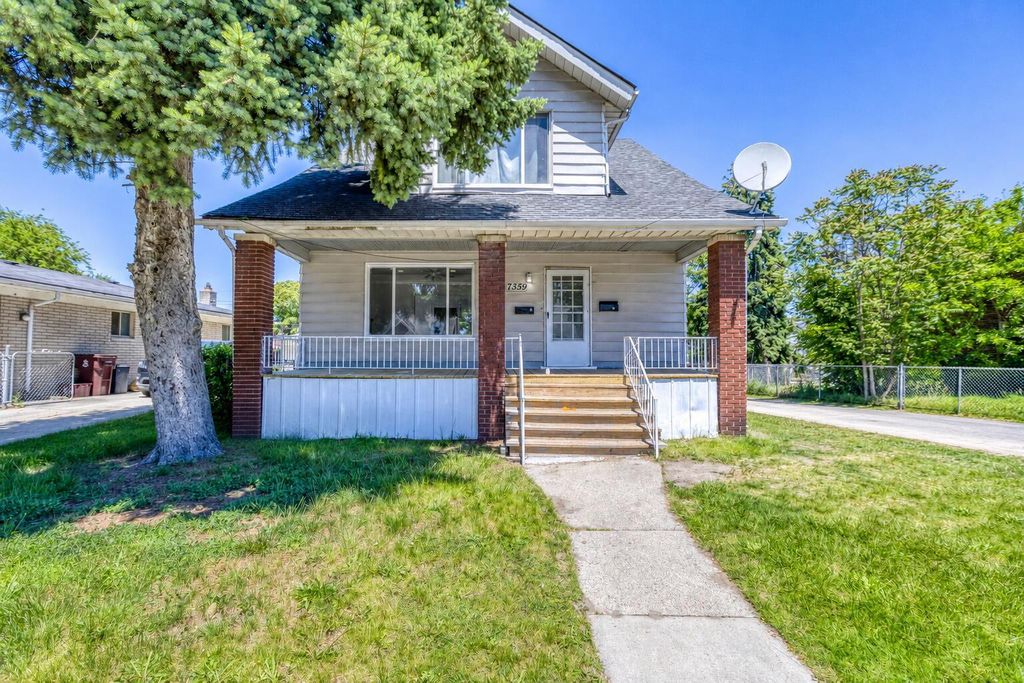 7359 Engleman Avenue, Center Line