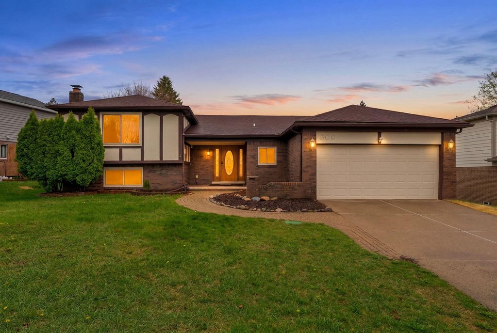 306 Antoinette Drive, Rochester Hills city