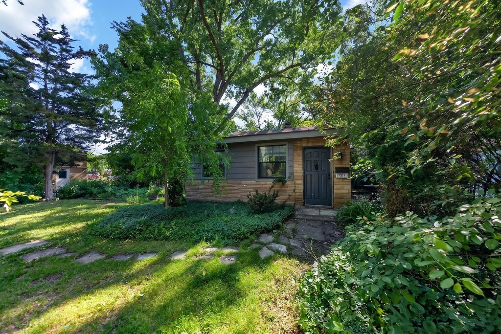 23830 Scotia Road, Oak Park city