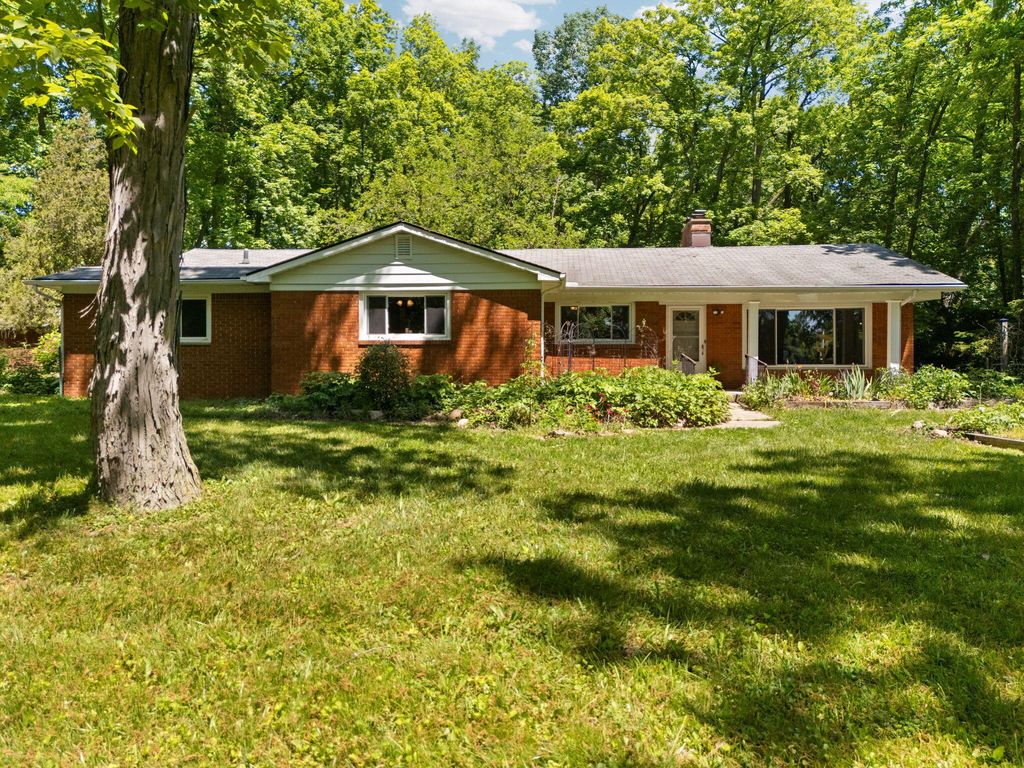 4271 Willis Road, York charter township
