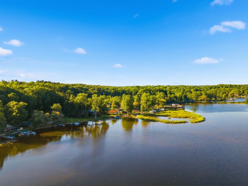 11106 Patterson Lake Drive, Putnam township