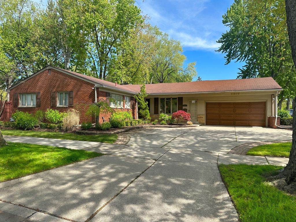 21203 River Road, Grosse Pointe Woods city