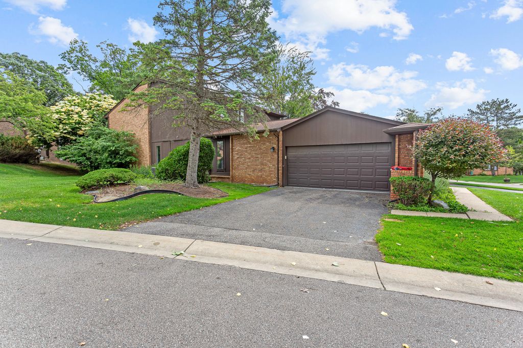 2260 Bordeaux Street, West Bloomfield charter township