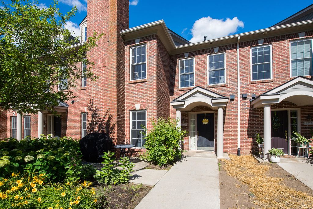 5727 Hampshire Lane Unit: 75, Ypsilanti
