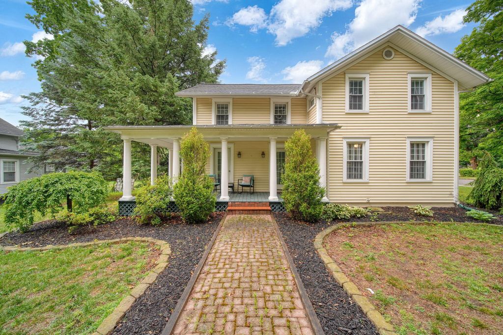 1101 Williams Street, Adrian city