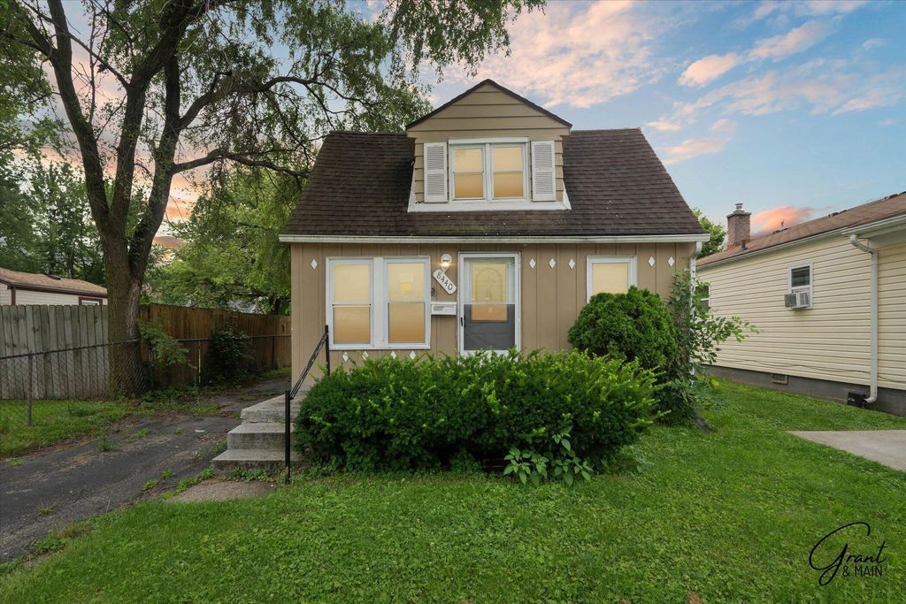 8440 Orchard Avenue, Warren city