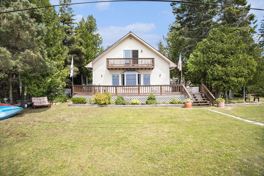 1445 Us-2, St. Ignace city