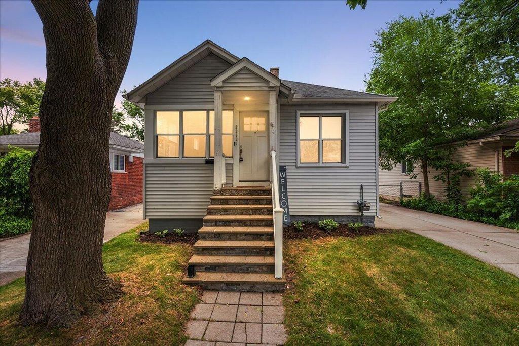 23831 Deziel Street, St. Clair Shores city