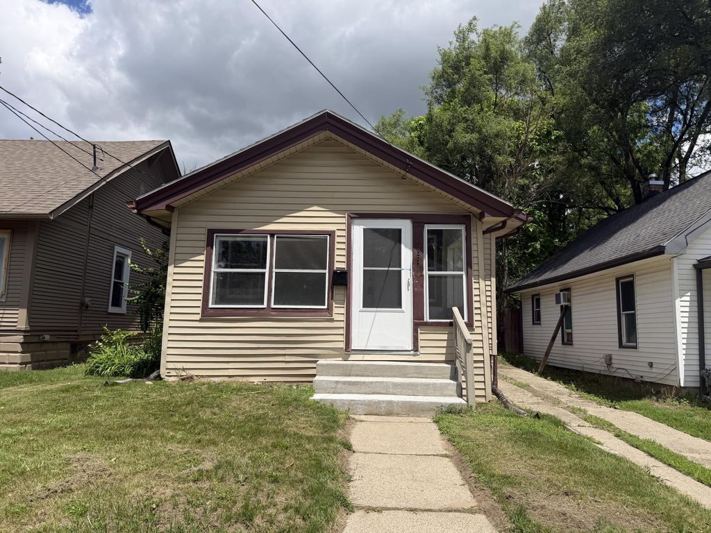 385 Central Avenue, Pontiac city