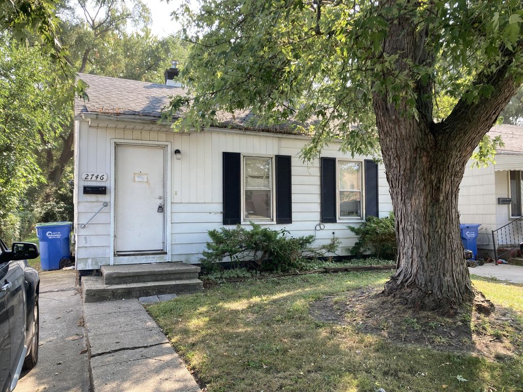 2746 John B Avenue, Warren city