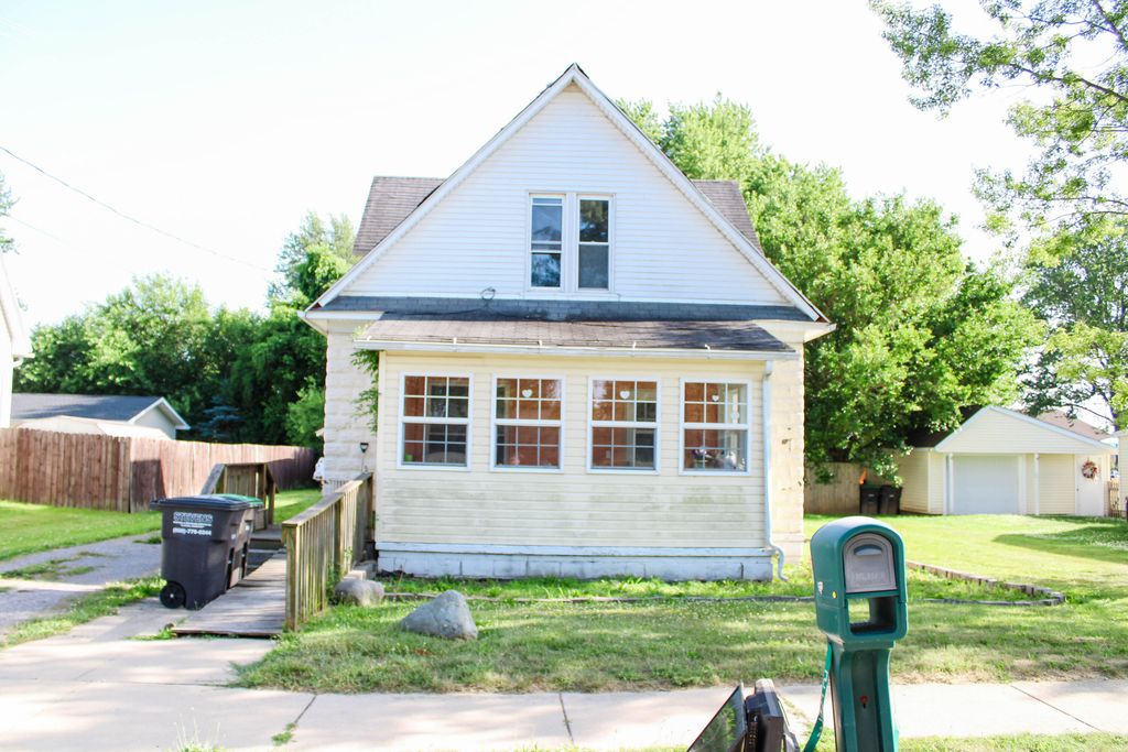 257 W Chicago Blvd, Britton village