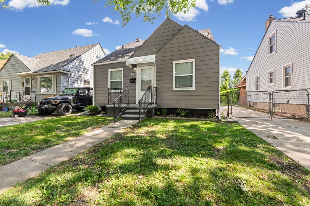 576 Garfield Avenue, Lincoln Park city