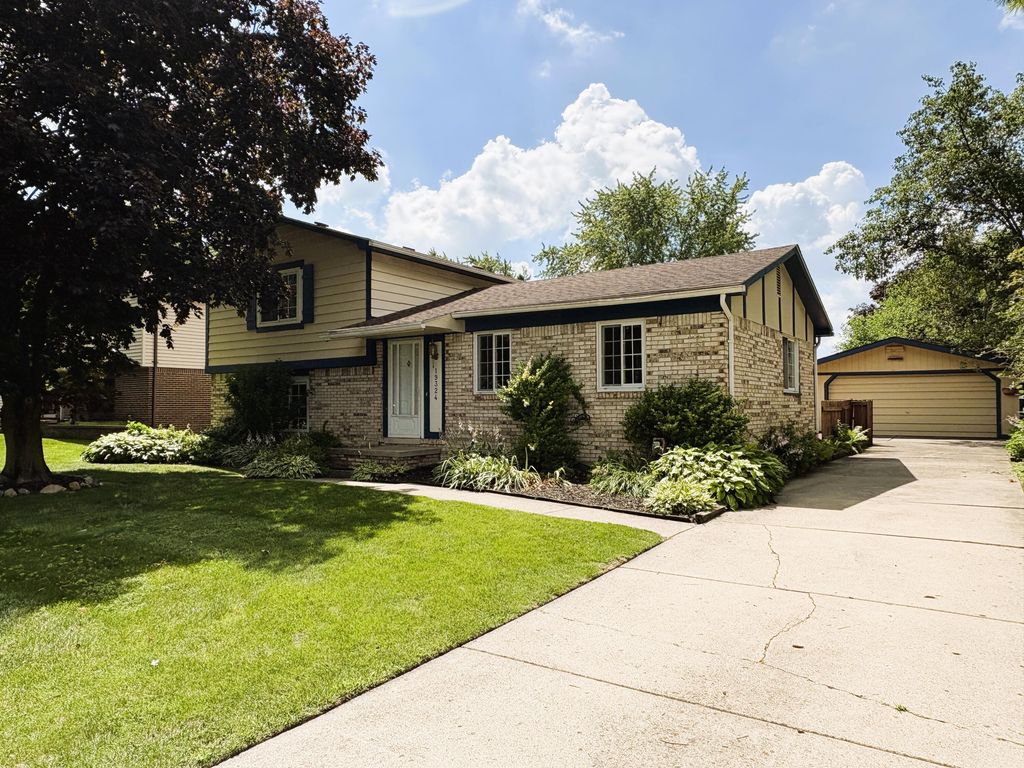 19324 Todd Drive, Clinton charter township