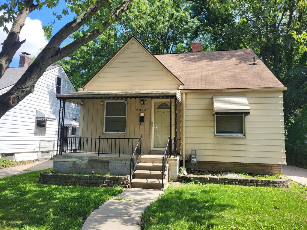 20237 Kingsville Street, Harper Woods city