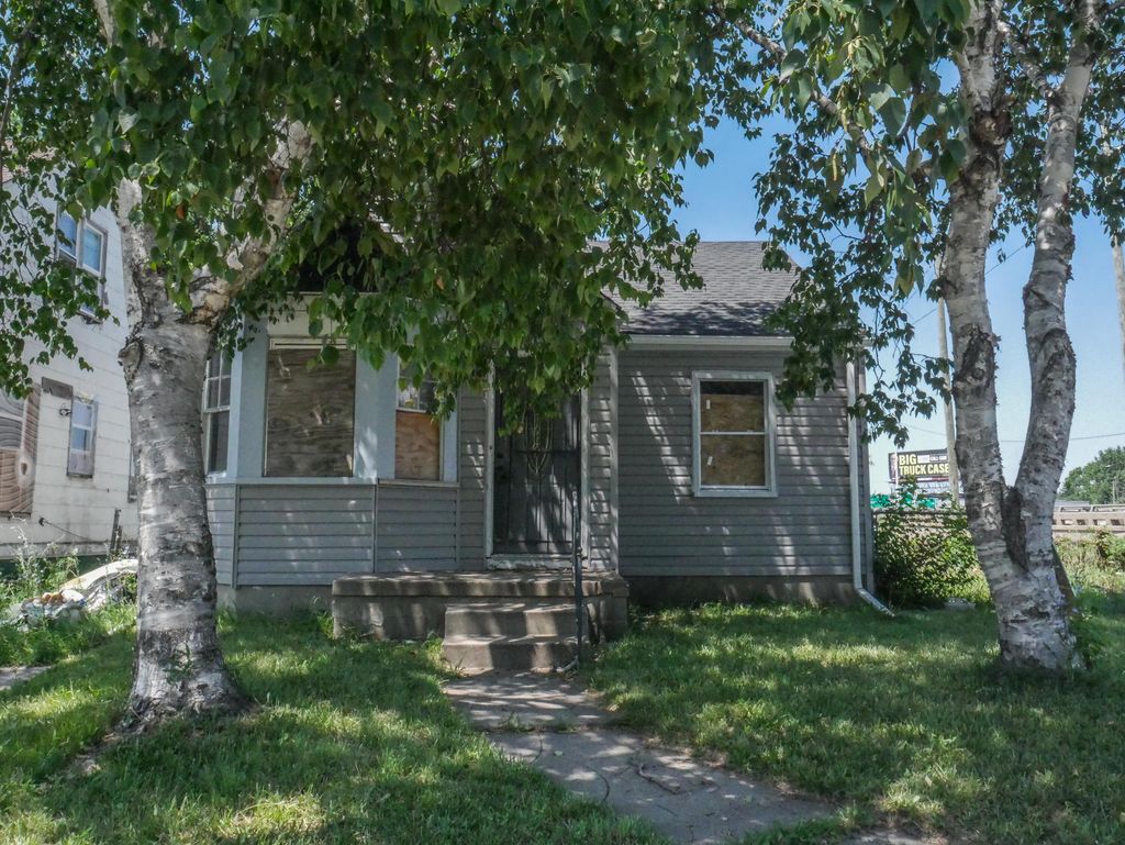 20525 Russell, Highland Park city