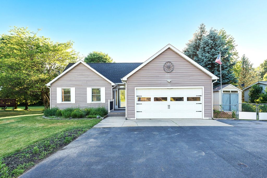 8280 Clear Lake Road, Waterloo township
