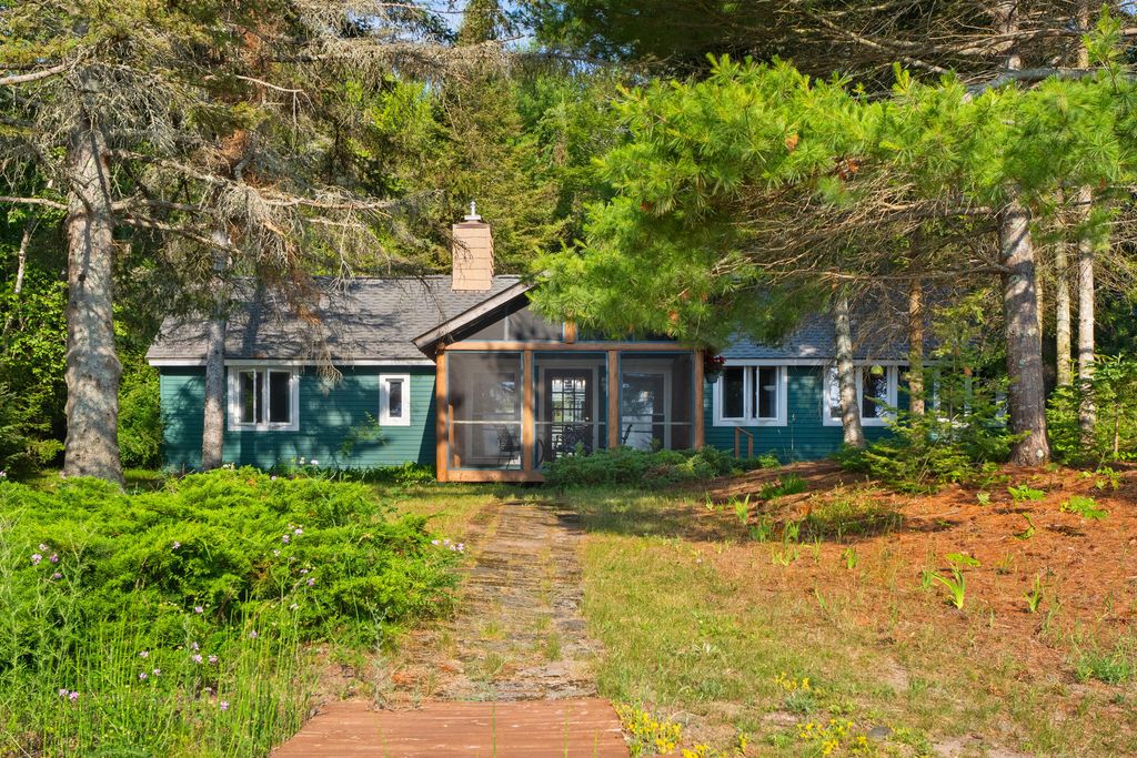 1384 N Lake Huron Shore Drive, Haynes township