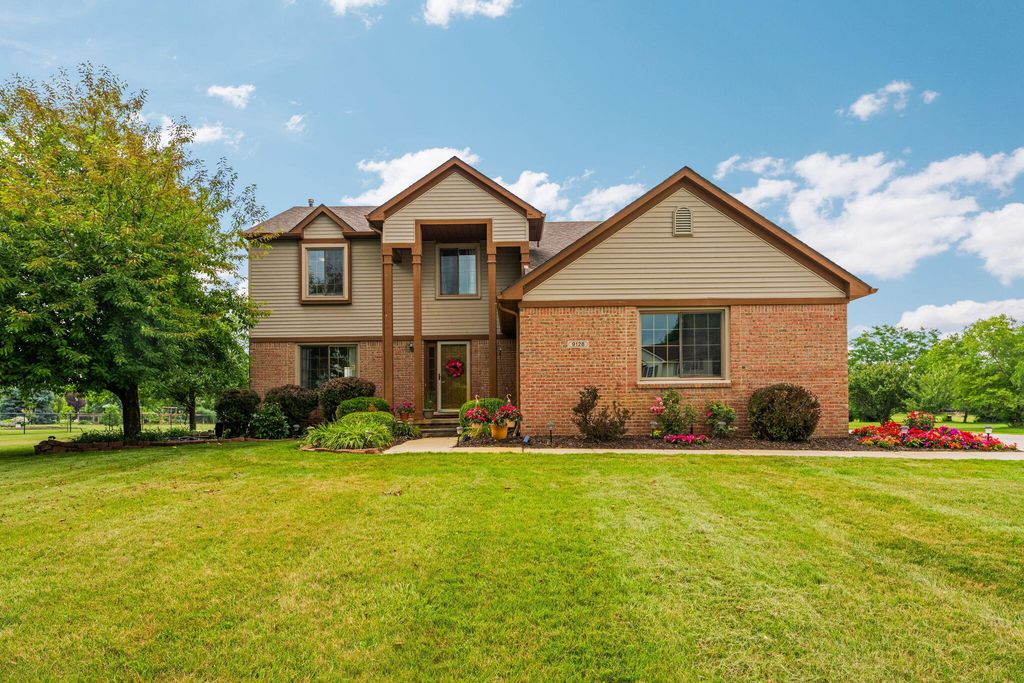 9128 Meadow View Lane, York charter township