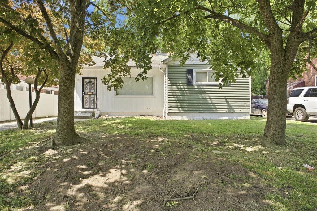 5727 University Place, Detroit city