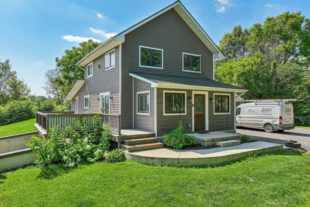 10120 Noggles Road, Manchester township