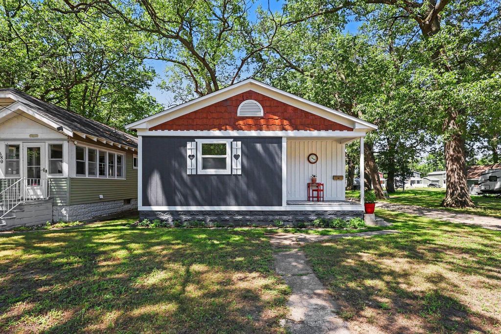 686 Marquette Avenue, Muskegon city