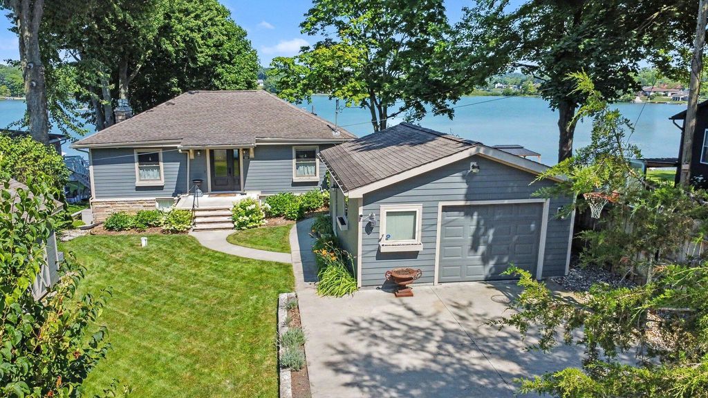 280 Ethyl Drive, Cambridge township