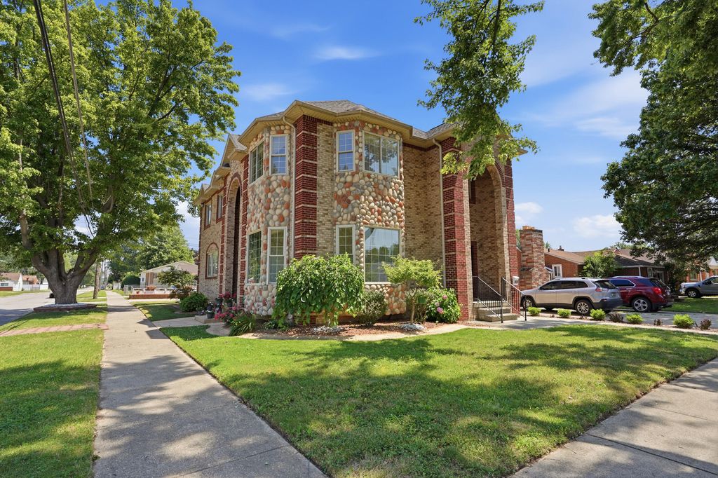 8336 Nightingale Street, Dearborn Heights city