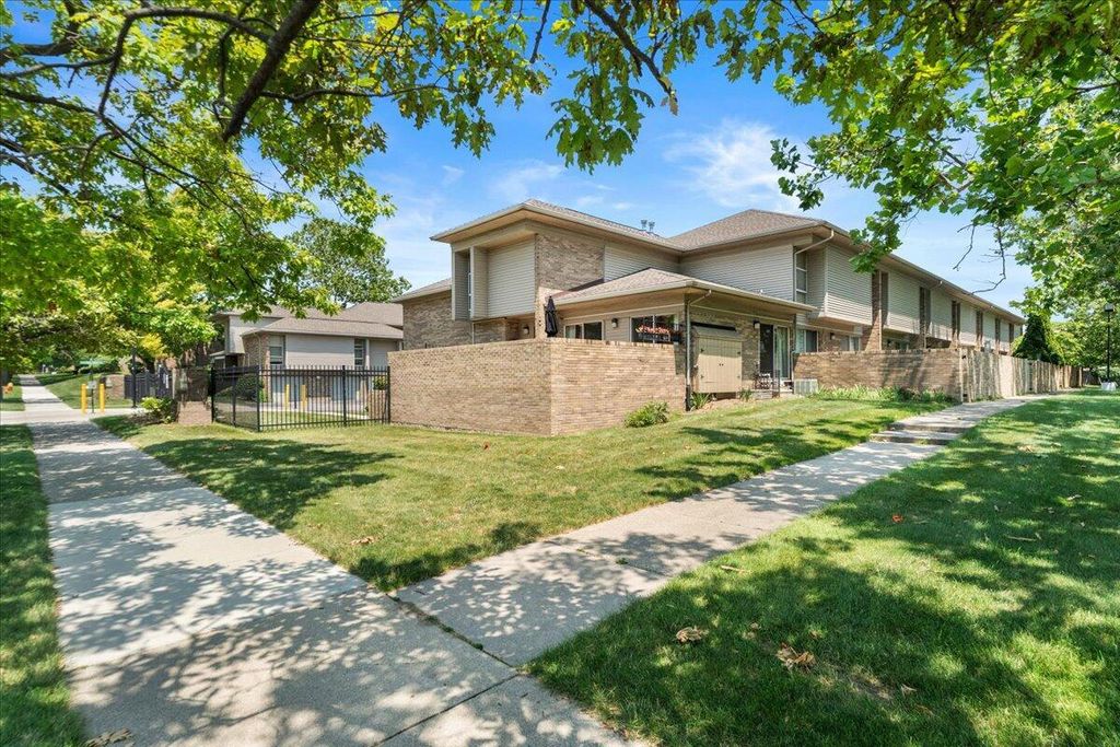 1100 Saint Aubin Place, Detroit city