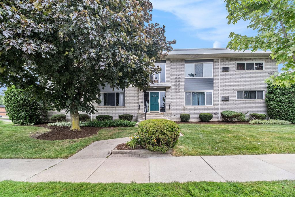 4910 Briarwood Avenue Unit: A3, Royal Oak