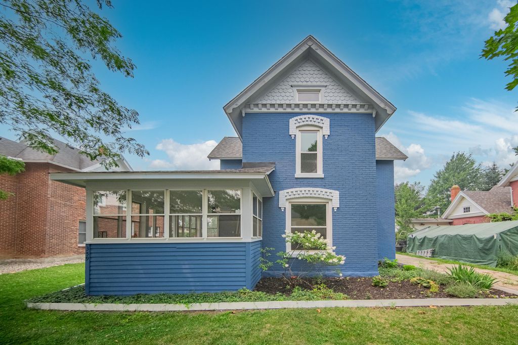 359 Ypsilanti Street, Dundee village