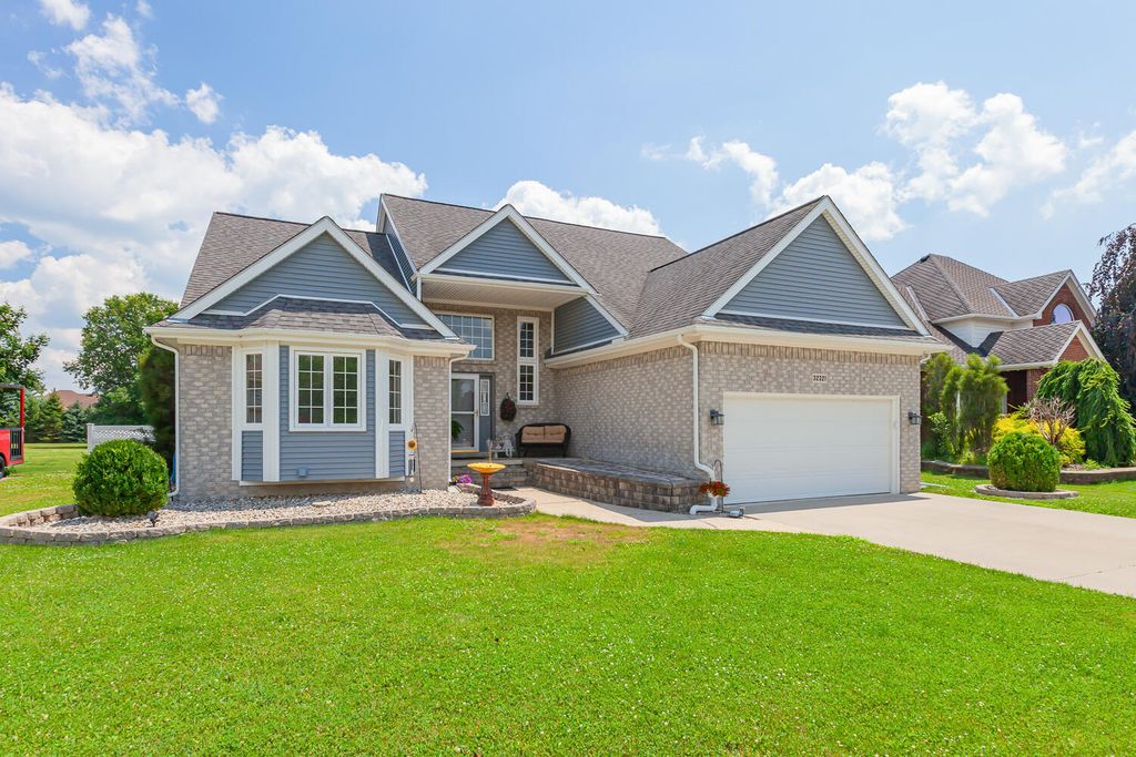 32321 Liparoto Drive, Rockwood city