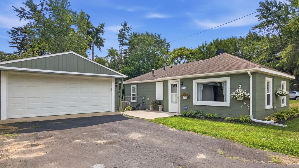 35553 Booth, Westland city