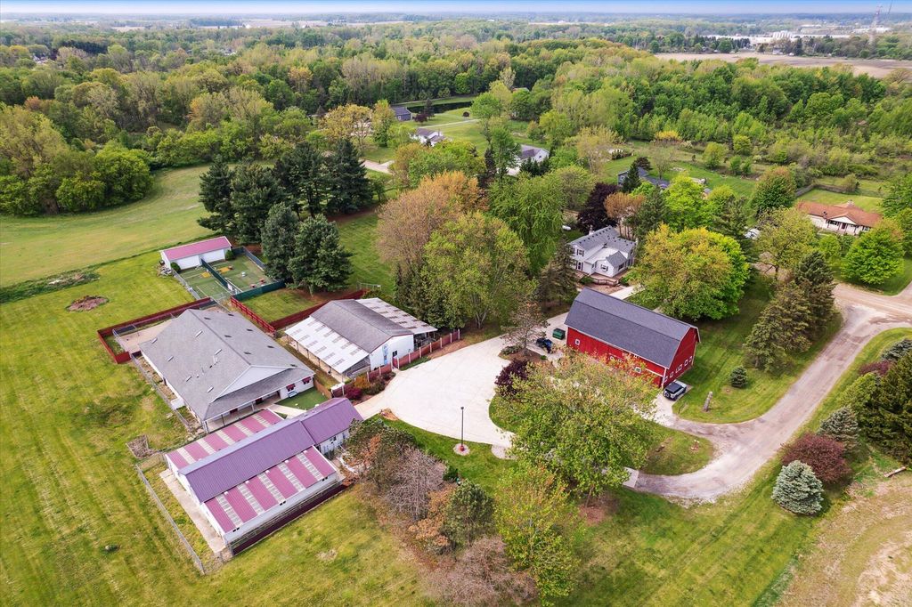 3650 Hogback Road, Handy township