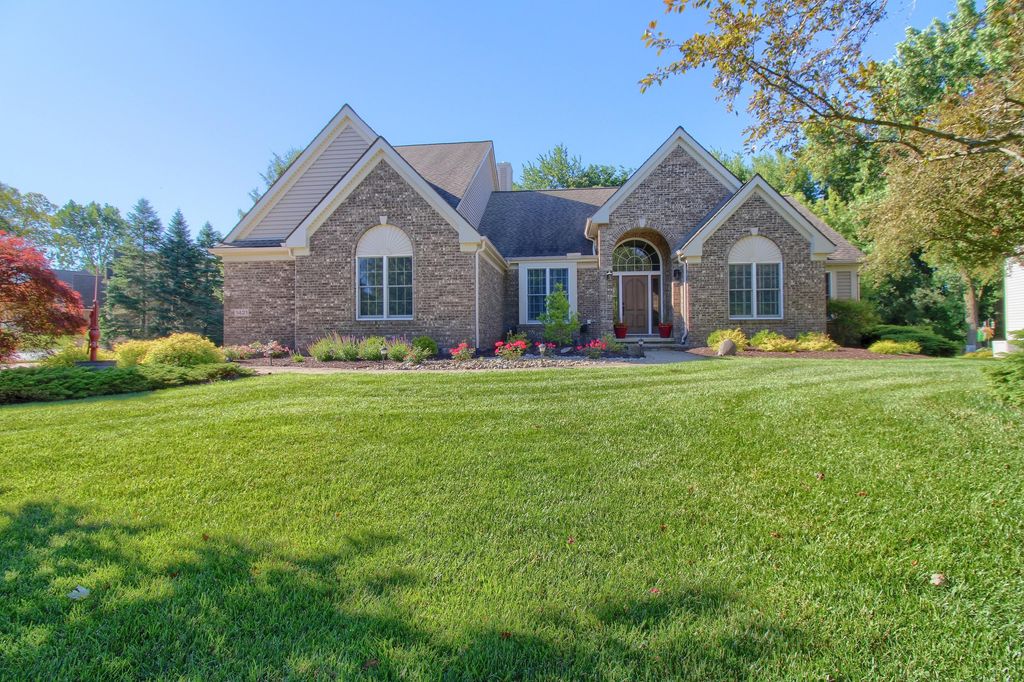 1421 W Greenfield Court, Pittsfield charter township