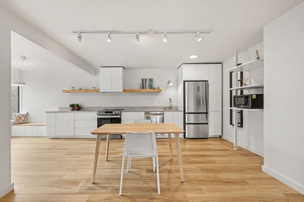 2104 Pauline Boulevard Unit: 205, Ann Arbor