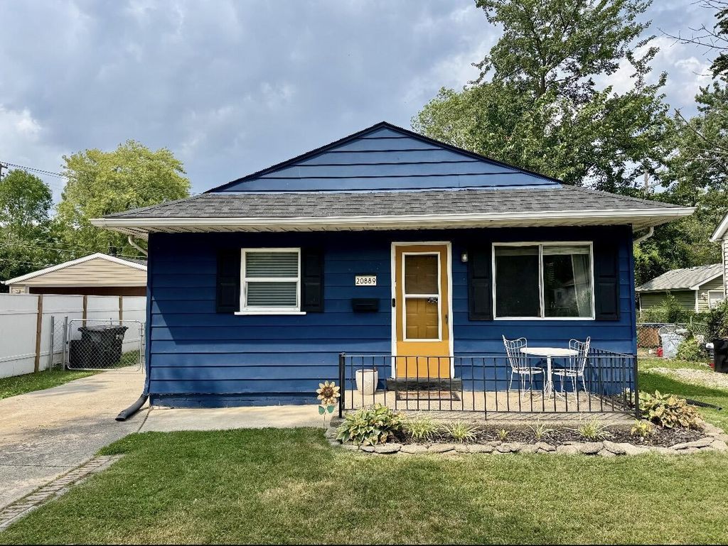 20889 E Ridgemont Road, Harper Woods city