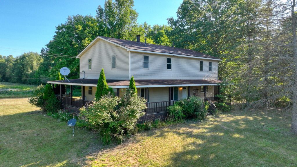 49300 Arkona Road, Sumpter township