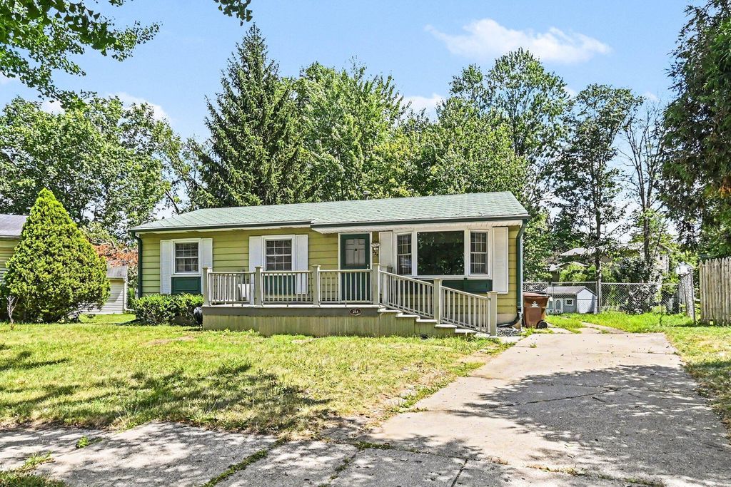234 Trinity Circle, Lansing city