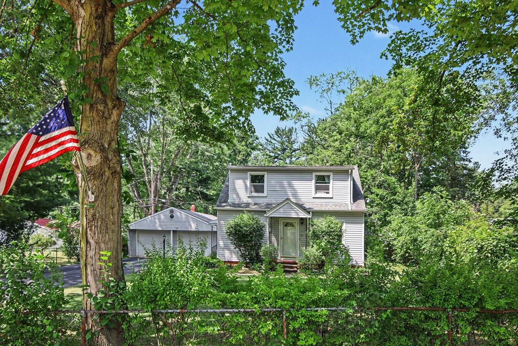 10624 Borgman Avenue, Van Buren charter township