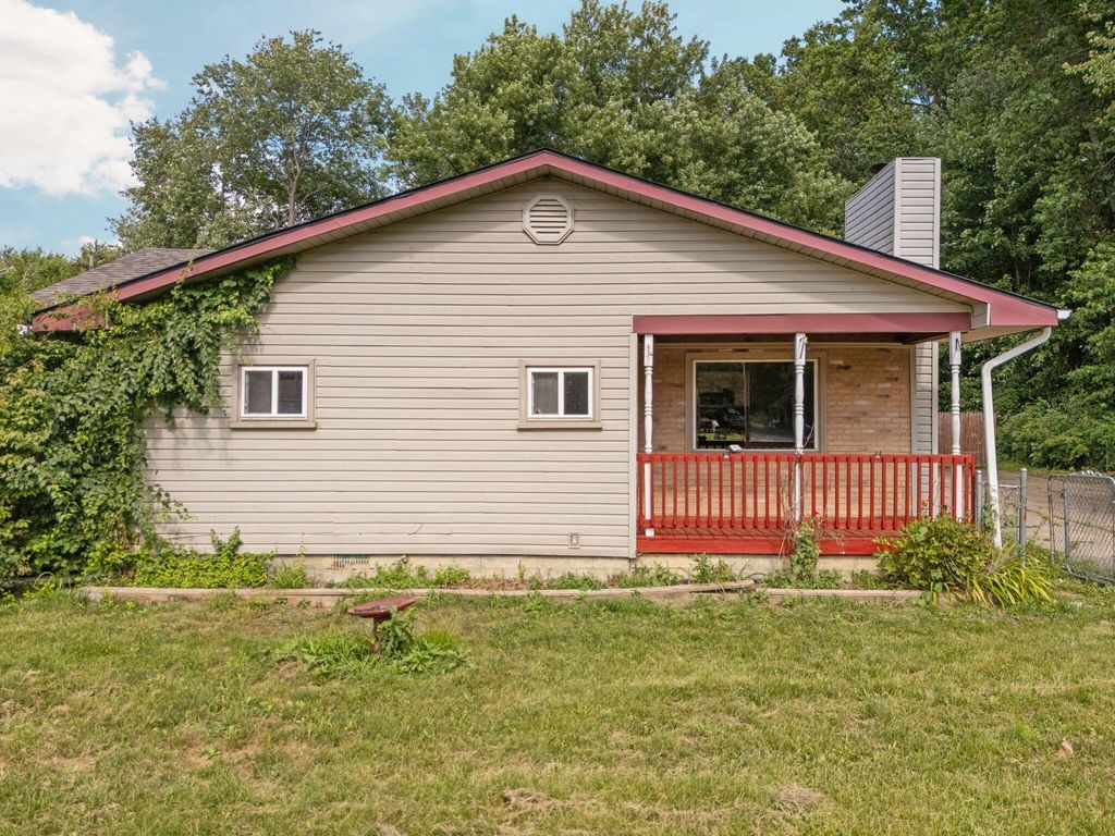 20061 Wilmot Road, Sumpter township