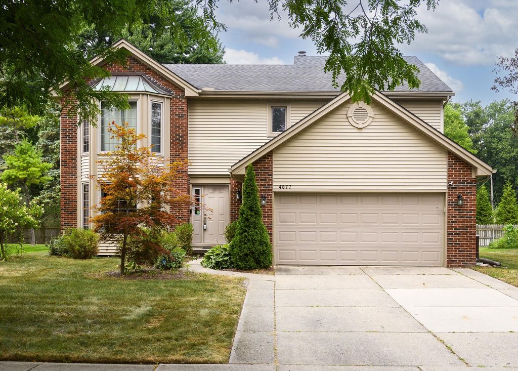4877 Davis Court, Troy