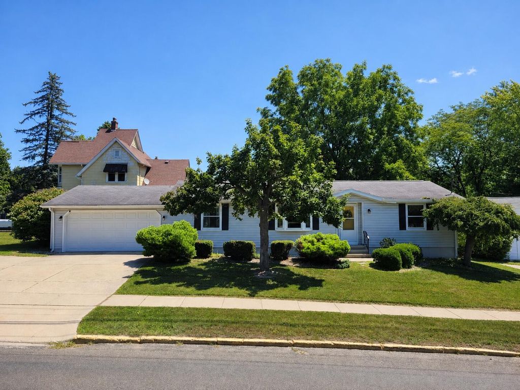 221 S Madison Street, Adrian city