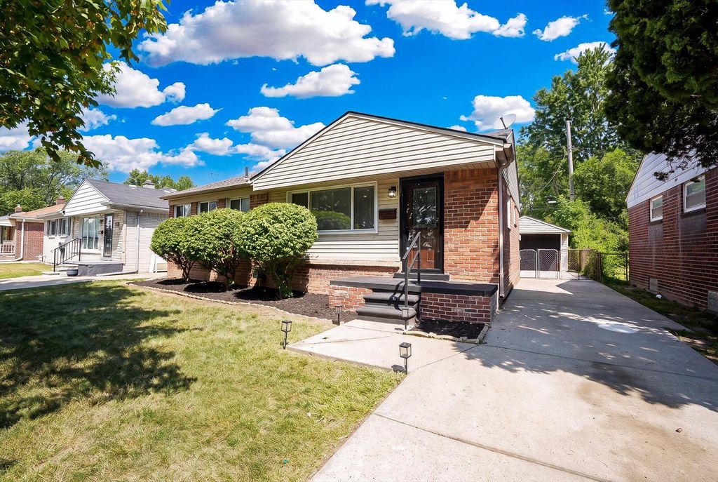 18305 Marquette Street, Roseville city