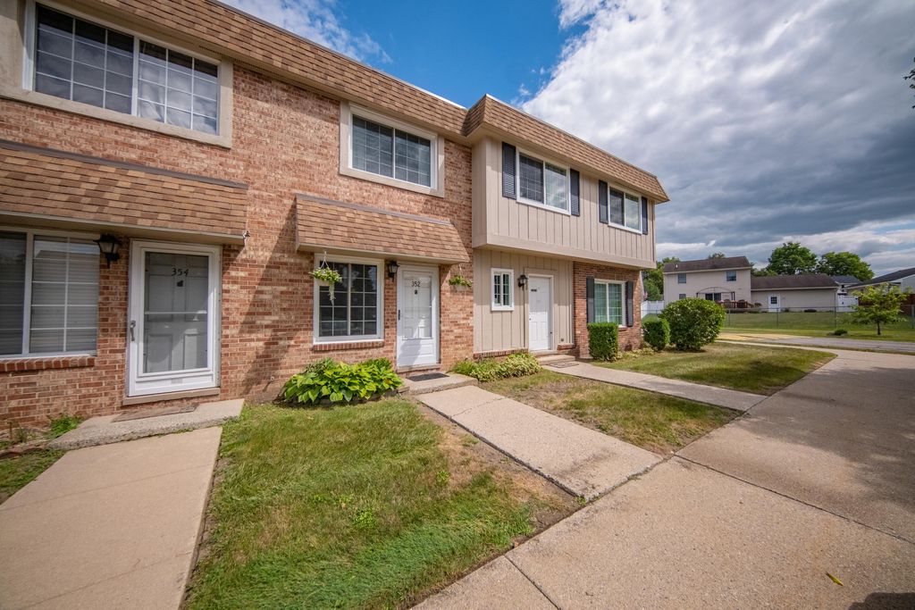 352 Riverbend Drive, Milan