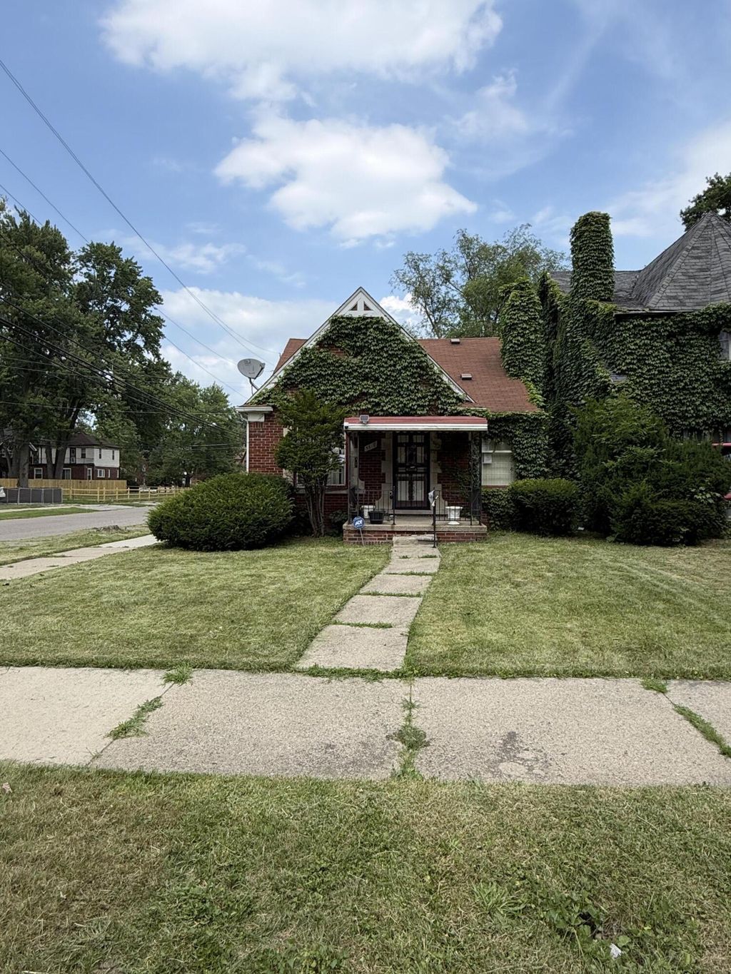 5810 Kensington Avenue, Detroit city