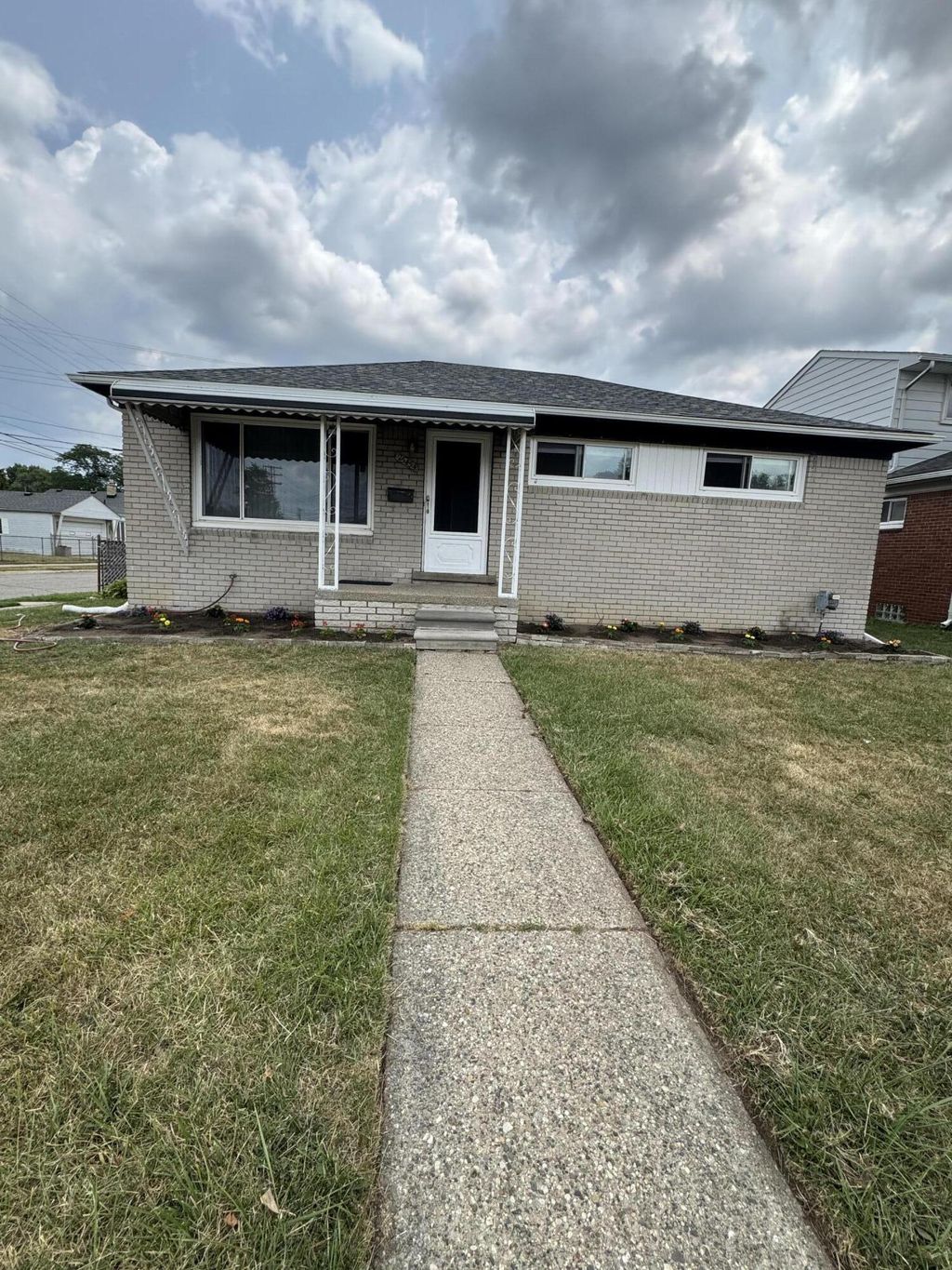 25454 Pattow Street, Roseville city