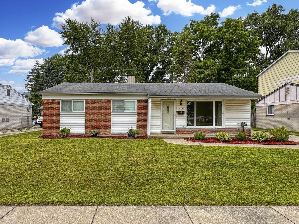 32339 Chalfonte Drive, Warren city