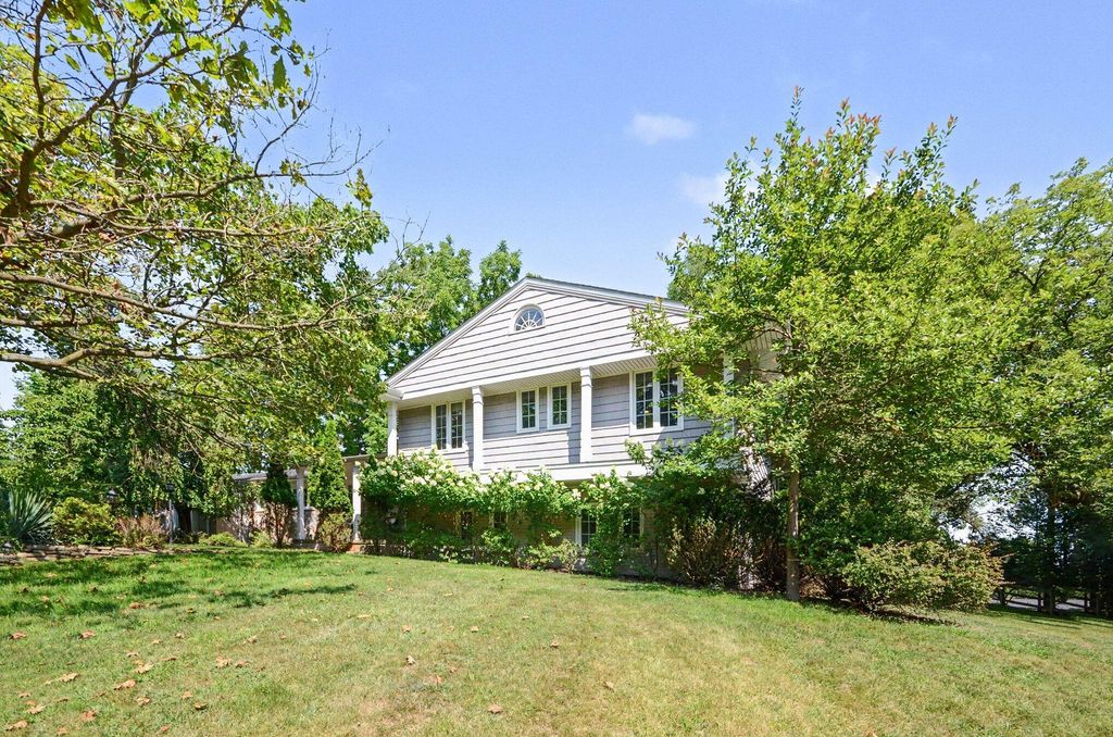25800 Franklin Park Court, Franklin village