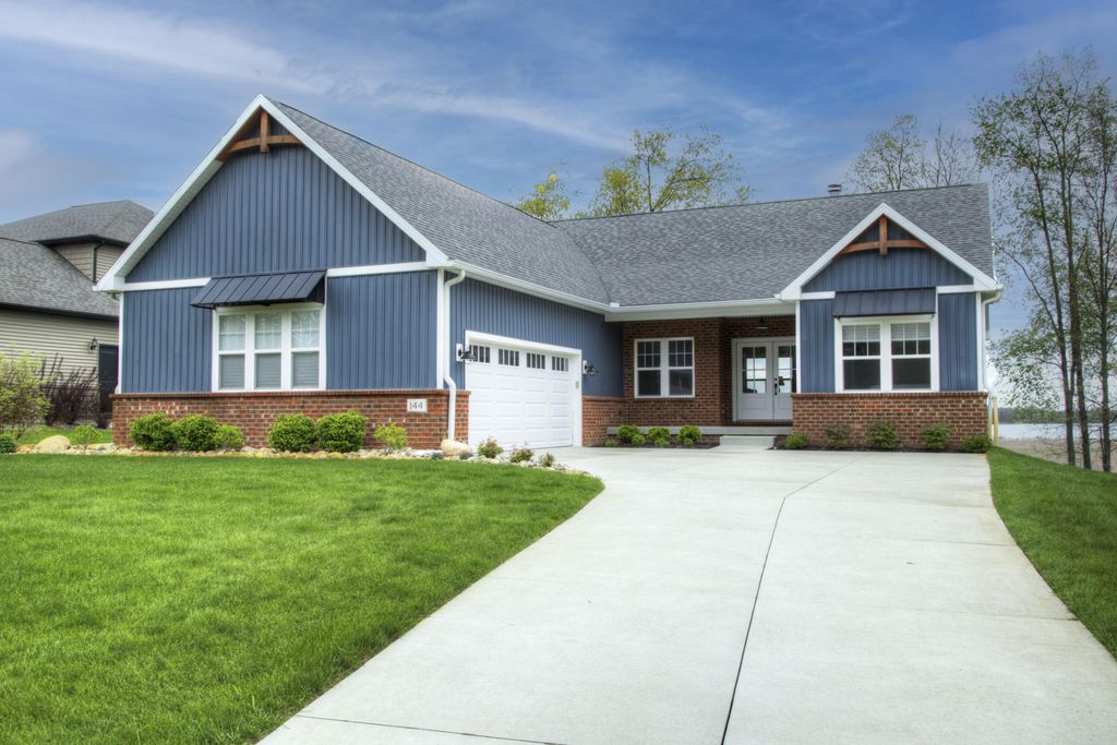 144 Bloomfield Boulevard, Cambridge township